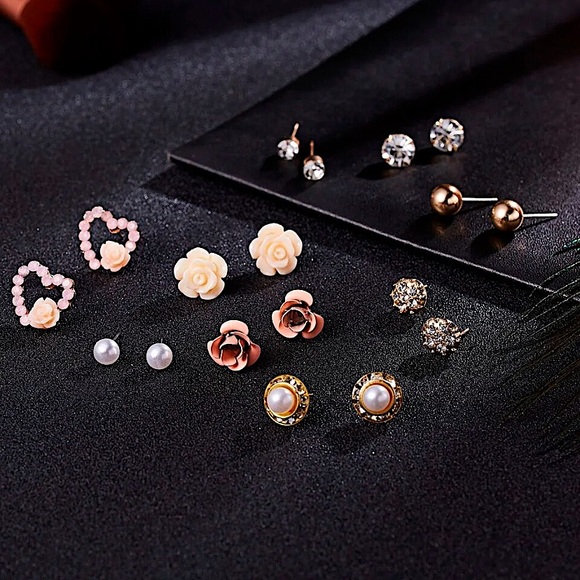 Rose pearl earring set 🌹 - Picture 3 of 9